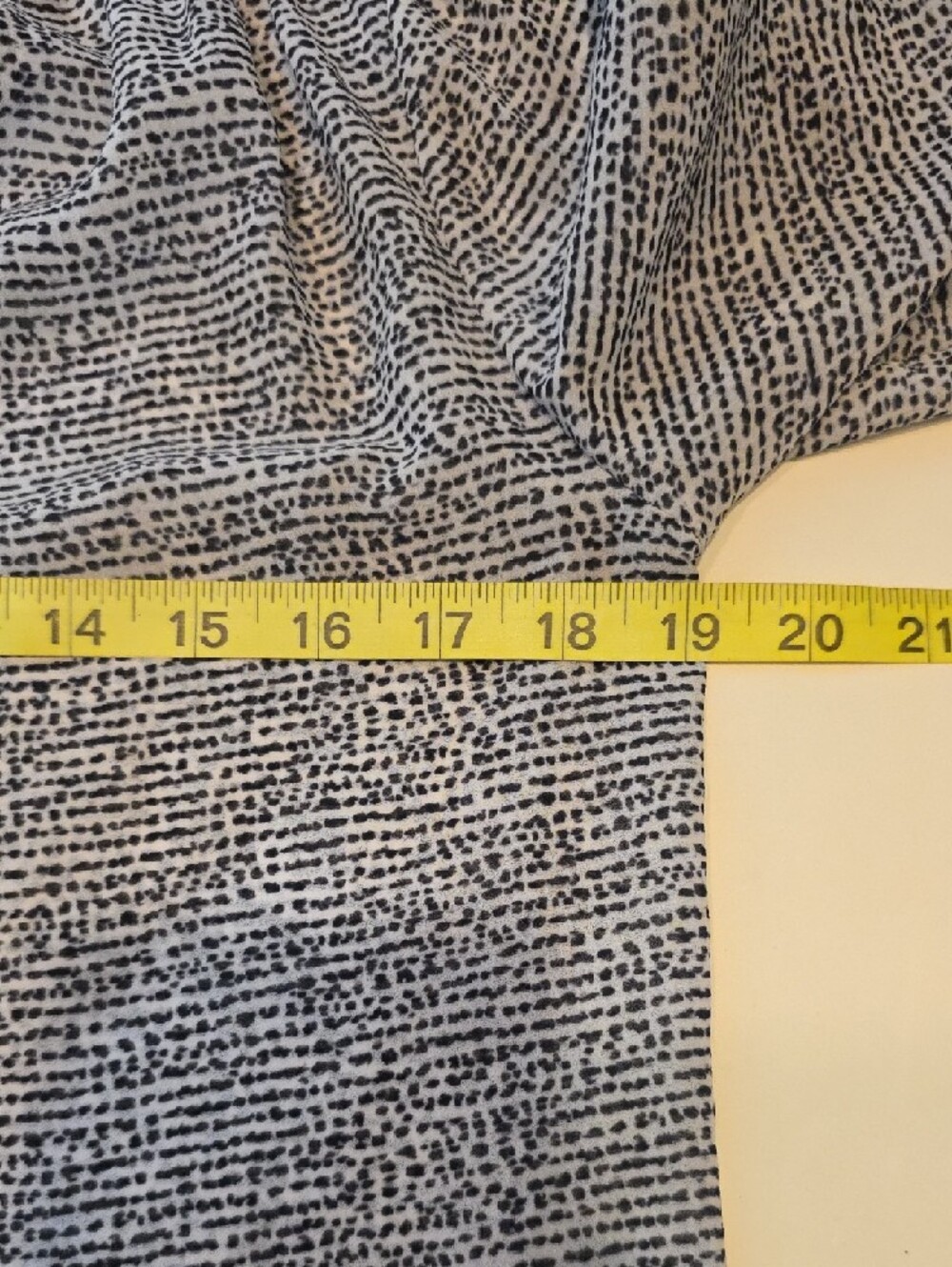 H&M Black White Patterned V-Neck Button Down Blouse 3/4 Sleeve Size 2 Workwear - Picture 8 of 10